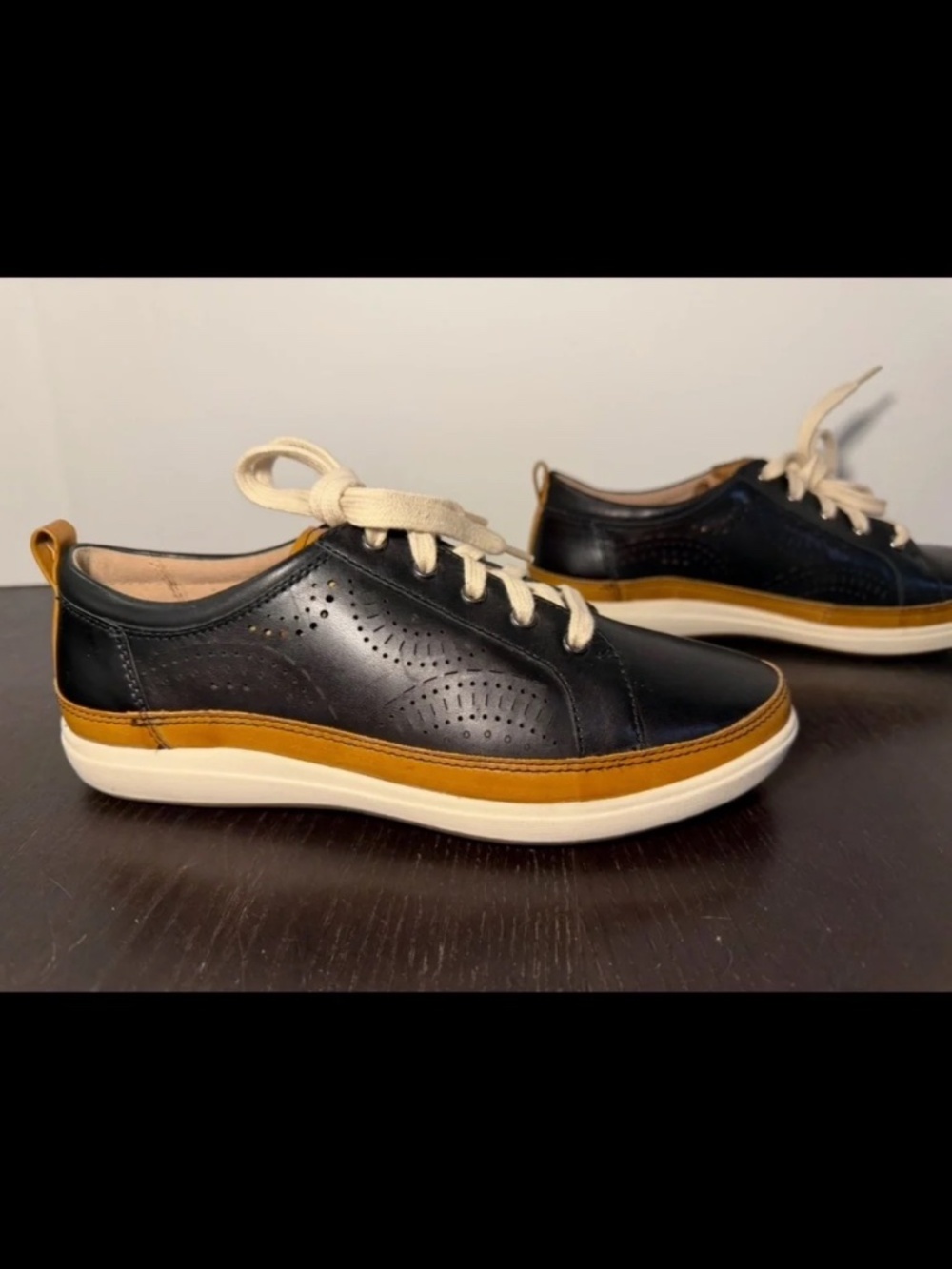 Cobb Hill Bailee Leather Perforated Design Sneakers Black/Tan/Cream Womans 7M